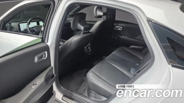 Hyundai Ioniq6 — Фото автомобиля 11