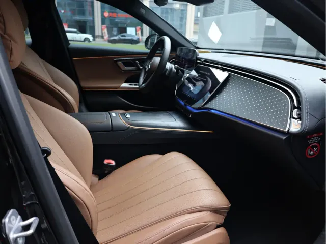 Mercedes-Benz E-Class — Фото автомобиля 14