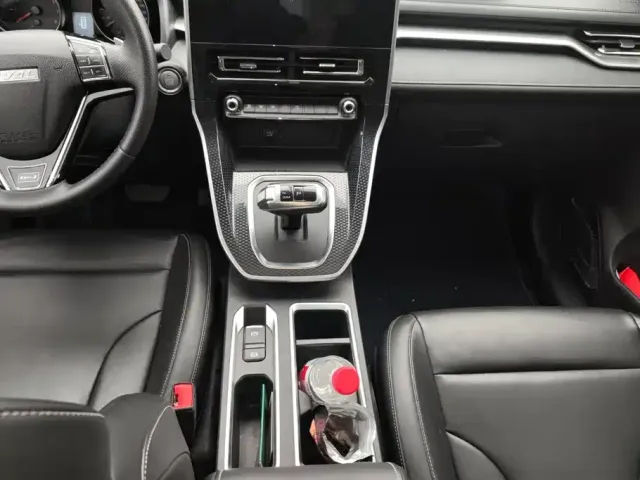 Haval M6 — Фото автомобиля 16