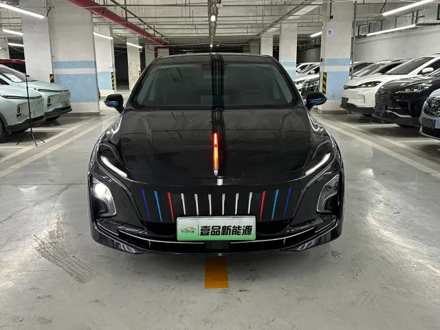 Hongqi E-QM5 — Фото автомобиля 2