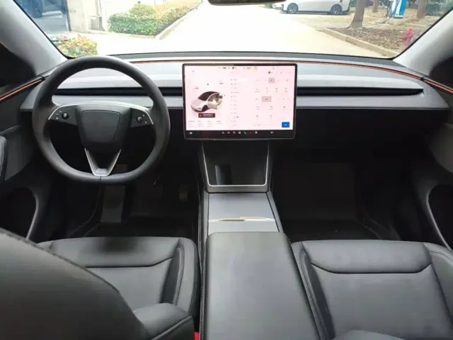 Tesla Model Y — Фото автомобиля 9