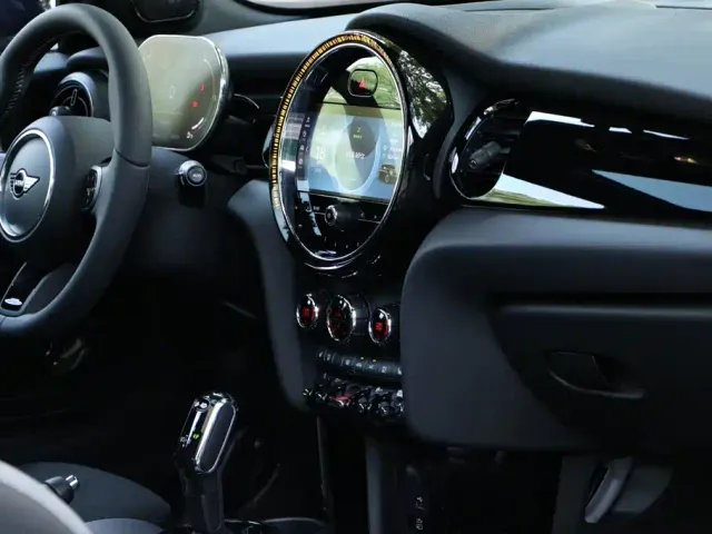 MINI Hatch — Фото автомобиля 12
