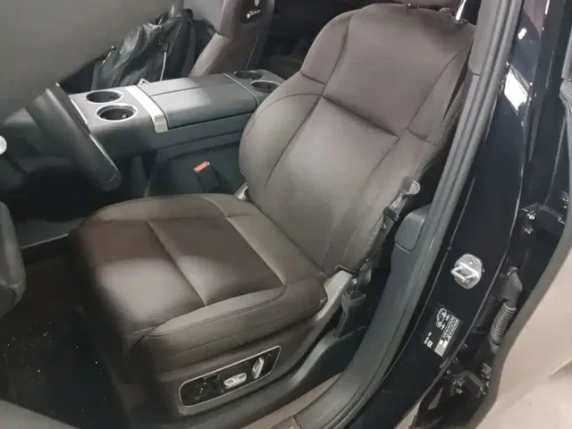 Li Auto L8 — Фото автомобиля 14