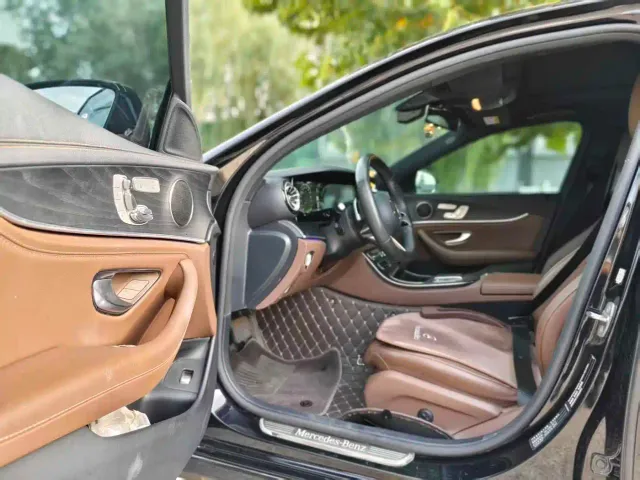 Mercedes-Benz E-Class — Фото автомобиля 8