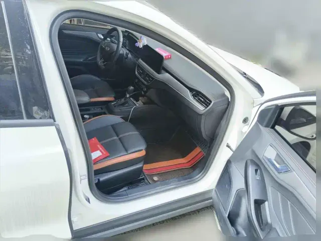 Ford Focus — Фото автомобиля 13