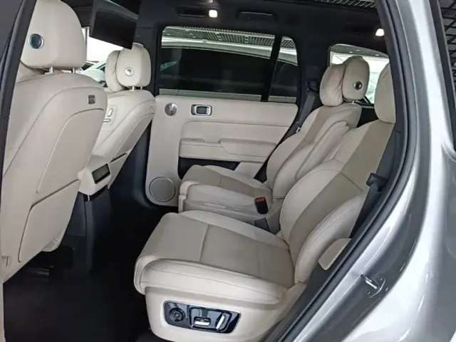 Li Auto L9 — Фото автомобиля 16
