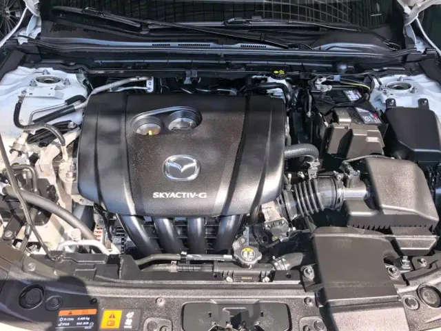 Mazda Axela — Фото автомобиля 10