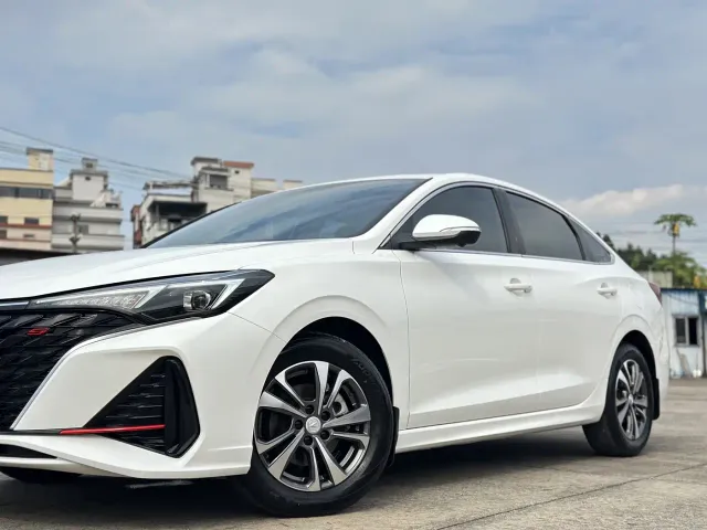 Changan Eado — Фото автомобиля 6