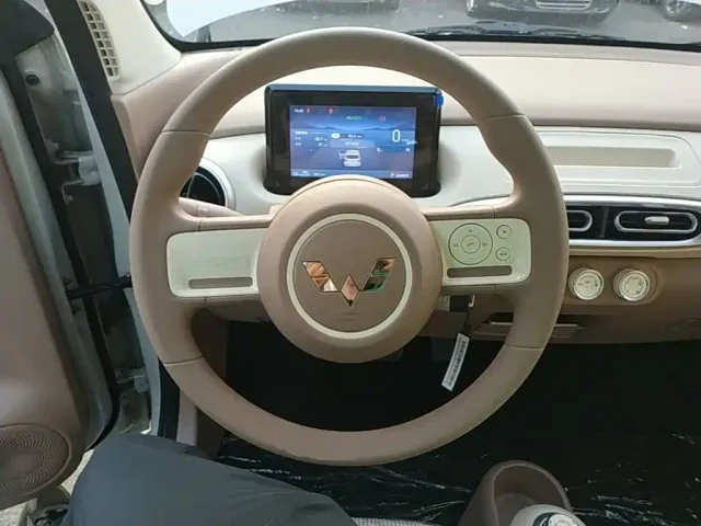 Wuling Hongguang Mini EV — Фото автомобиля 10