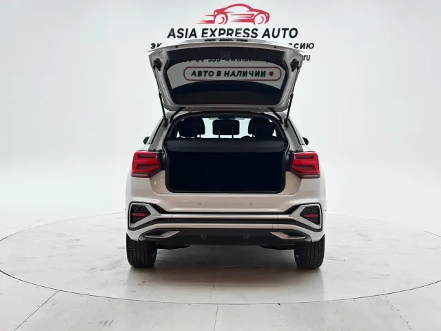 Audi Q2L — Фото автомобиля 5