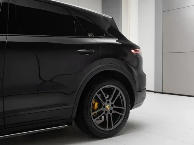 Porsche Cayenne — Фото автомобиля 7