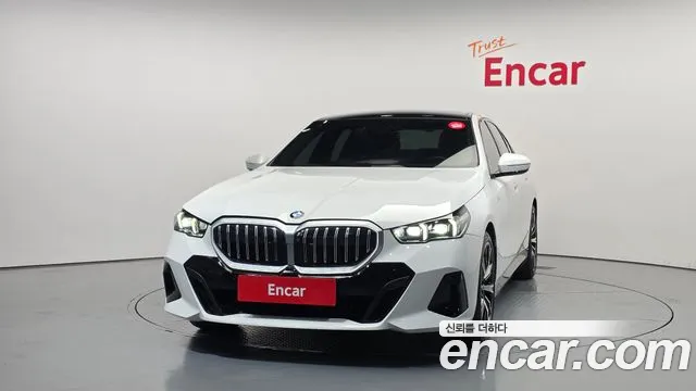 BMW 5-Series 5 серия (G60) 530i xDrive M Sport — Фото автомобиля 3