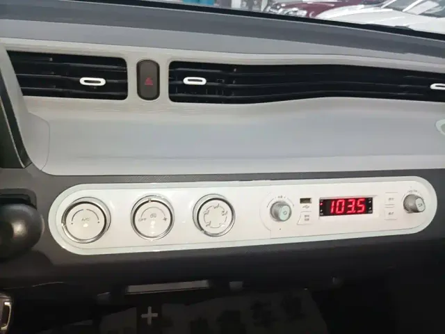 Wuling Hongguang Mini EV — Фото автомобиля 6
