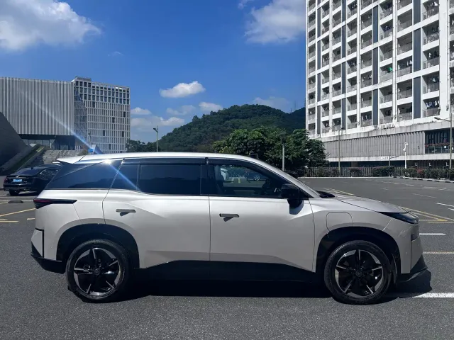 Toyota BoZhi 3X — Фото автомобиля 21