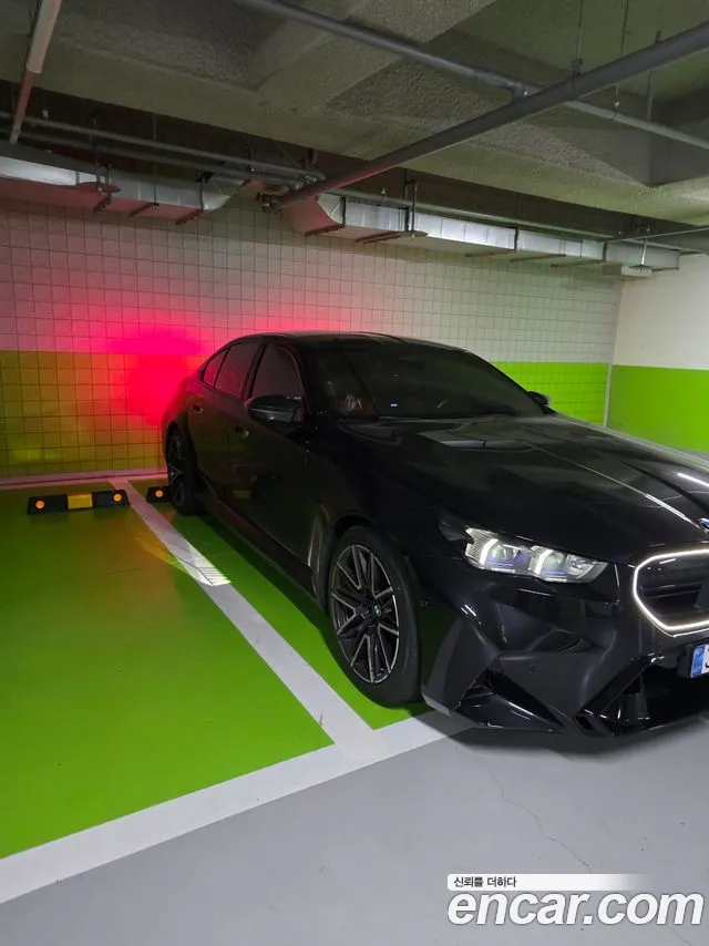 BMW M5 G90 — Фото автомобиля 2