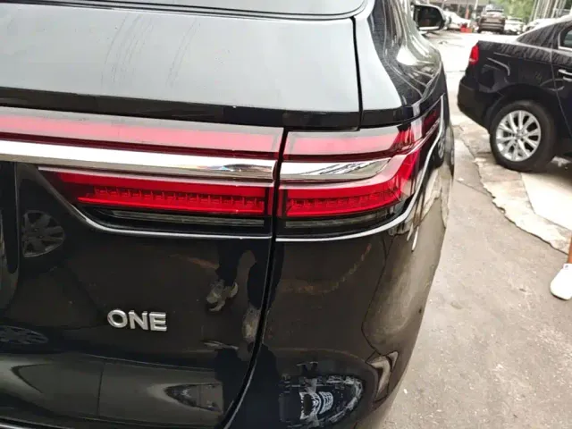 Li Auto ONE — Фото автомобиля 7