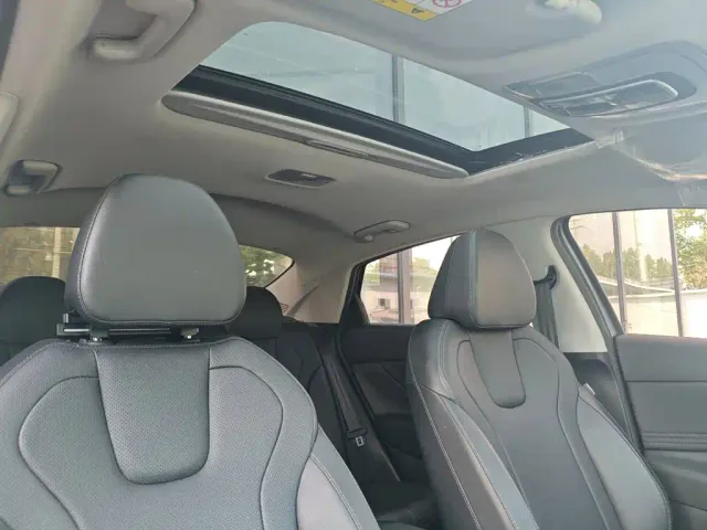 Hyundai Elantra — Фото автомобиля 14
