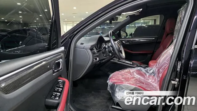 Porsche Macan — Фото автомобиля 10