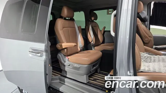 Hyundai Staria Staria 4WD Lounge 9 мест — Фото автомобиля 11