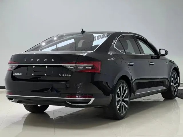 Skoda Superb — Фото автомобиля 6