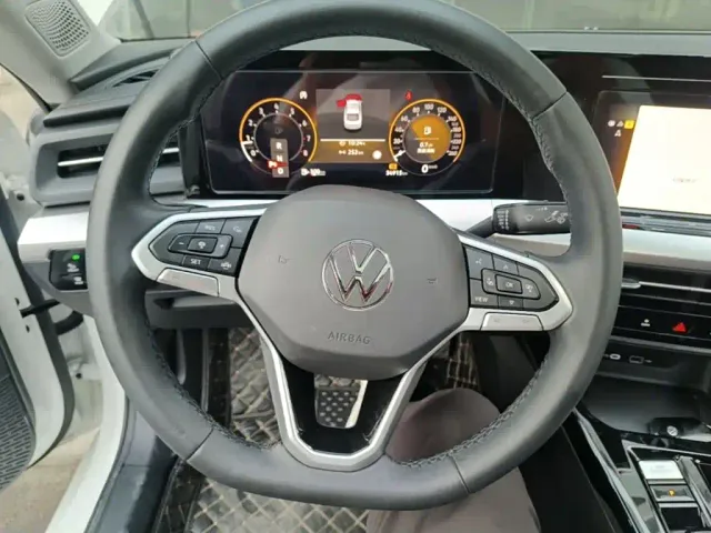 Volkswagen Lamando — Фото автомобиля 10