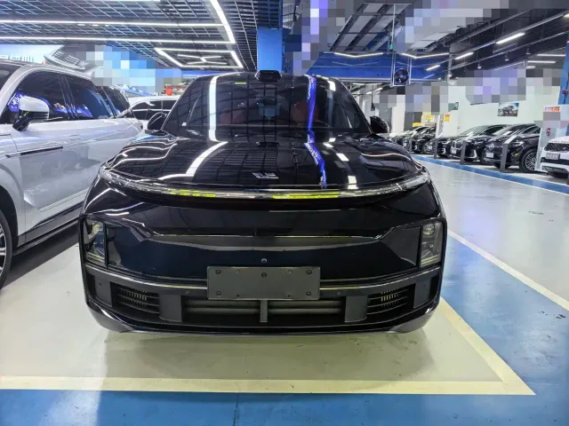 Li Auto L8 — Фото автомобиля 2