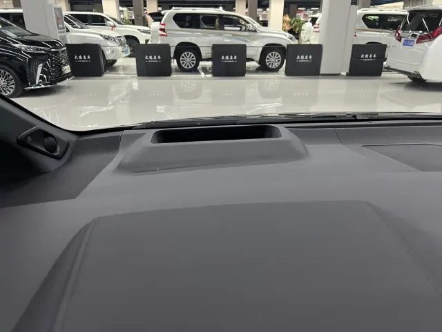Toyota Vellfire — Фото автомобиля 24