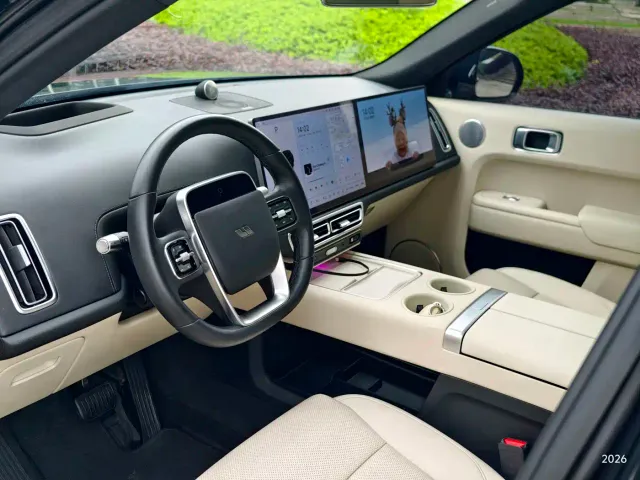 Li Auto L8 — Фото автомобиля 4