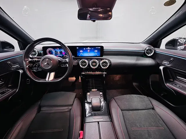 Mercedes-Benz A-Class — Фото автомобиля 11