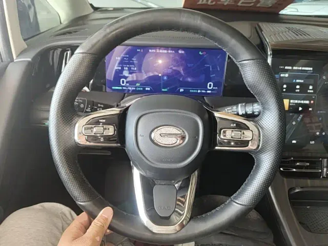 GAC Trumpchi E9 — Фото автомобиля 10