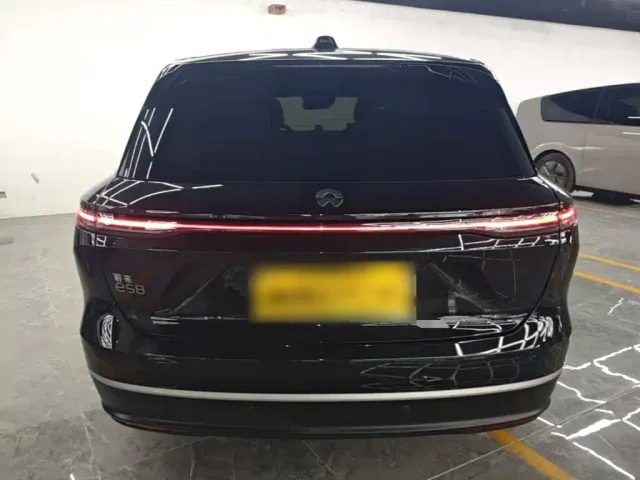 Nio ES8 — Фото автомобиля 5