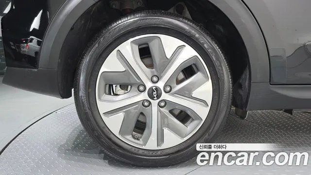 Kia Niro Niro Plus Air — Фото автомобиля 5