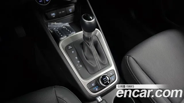 Hyundai Venue — Фото автомобиля 12