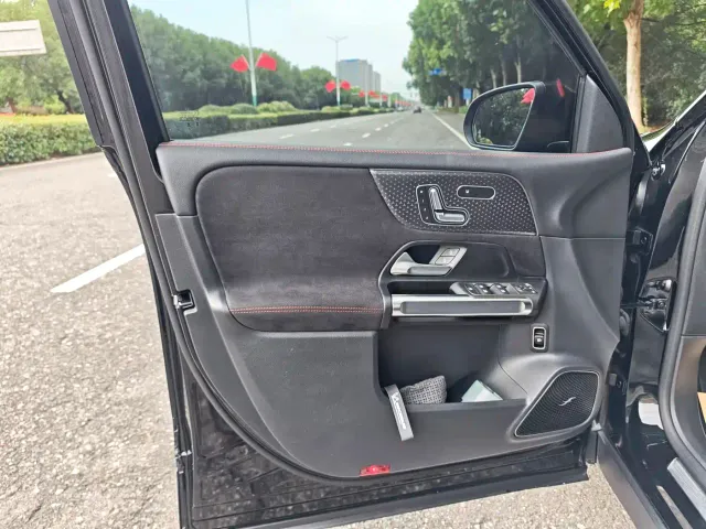 Mercedes-Benz GLB AMG — Фото автомобиля 10