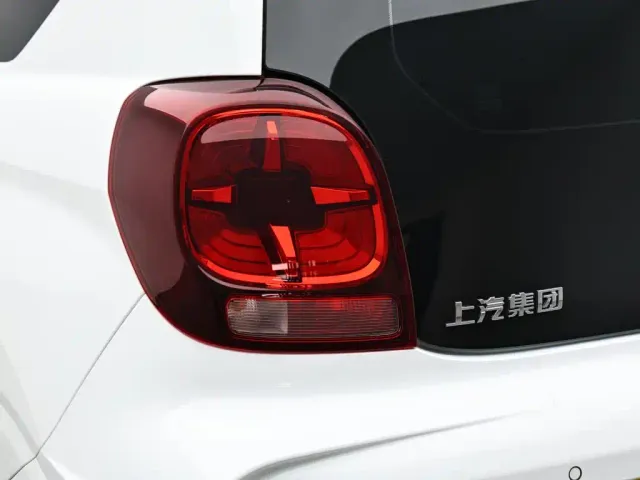 Roewe Clever — Фото автомобиля 7