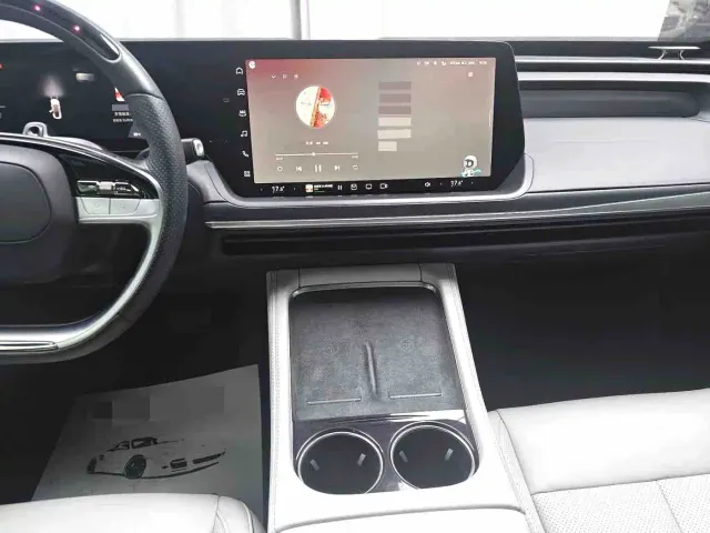 Xpeng P7 — Фото автомобиля 6