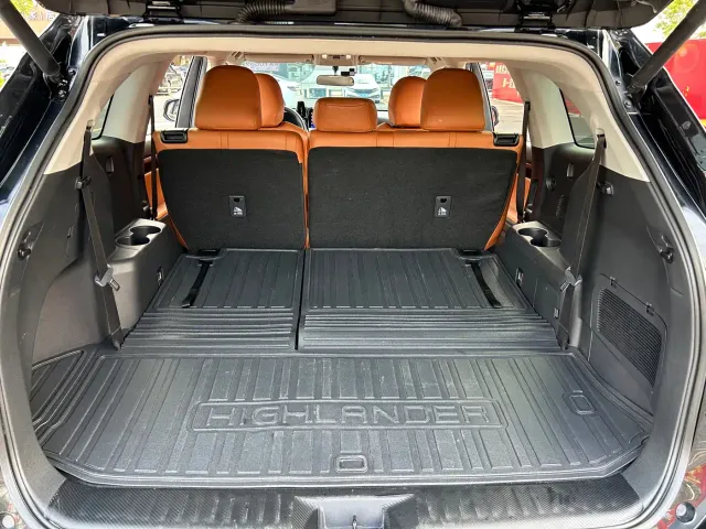 Toyota Highlander — Фото автомобиля 26