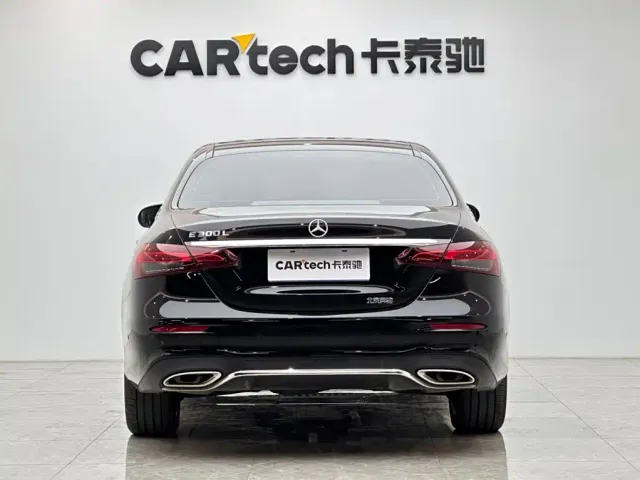 Mercedes-Benz E-Class — Фото автомобиля 4