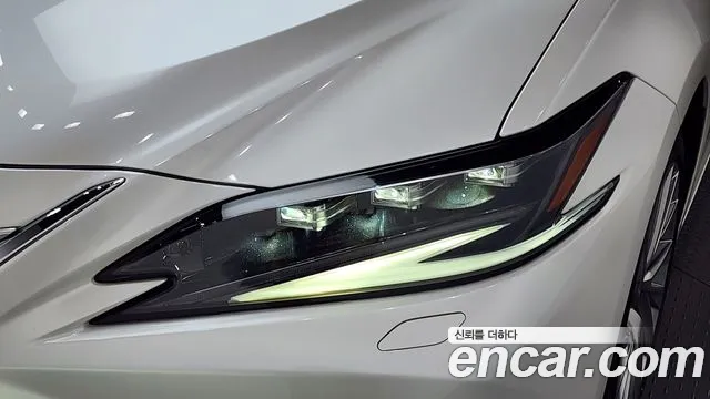 Lexus ES — Фото автомобиля 5