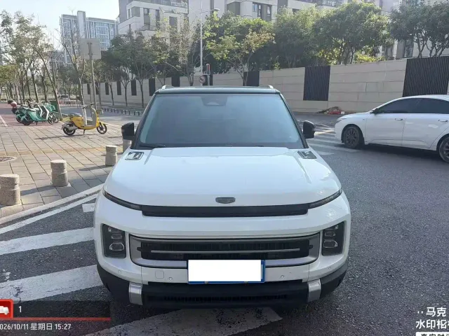 Geely ICON — Фото автомобиля 2