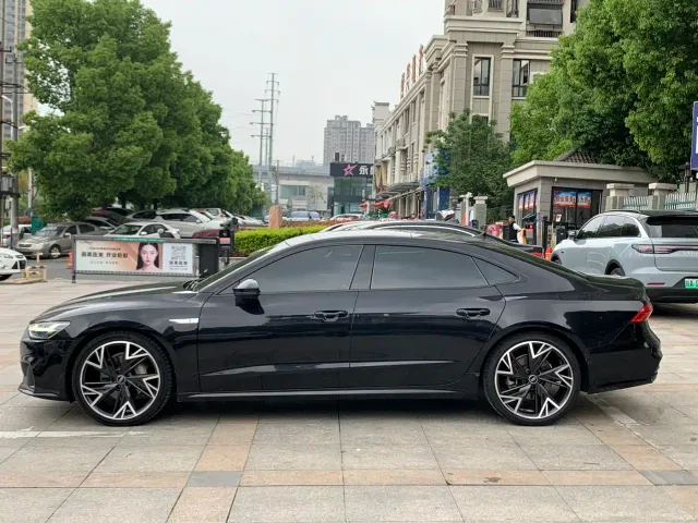 Audi A7L — Фото автомобиля 7