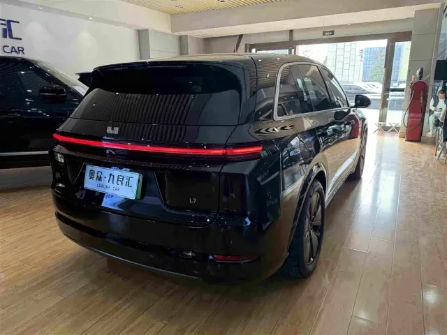 Li Auto L7 — Фото автомобиля 12