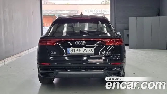 Audi Q8 55 TFSI quattro Premium — Фото автомобиля 3