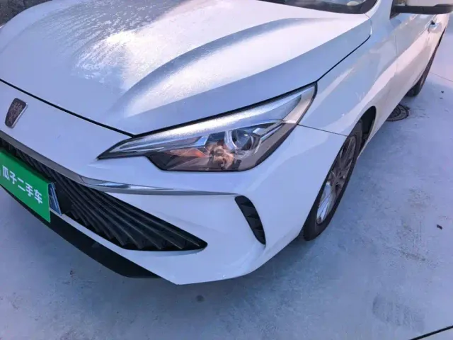 Roewe i5 — Фото автомобиля 23