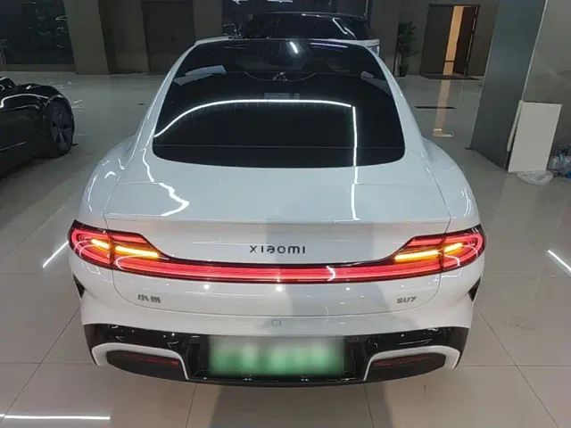 Xiaomi SU7 — Фото автомобиля 5