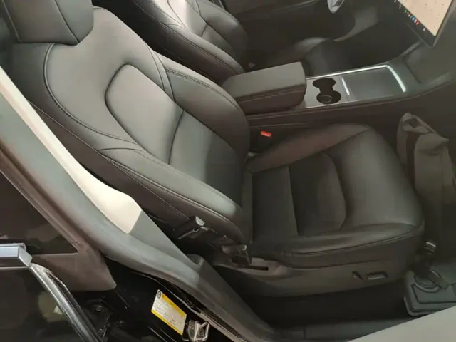 Tesla Model Y — Фото автомобиля 24