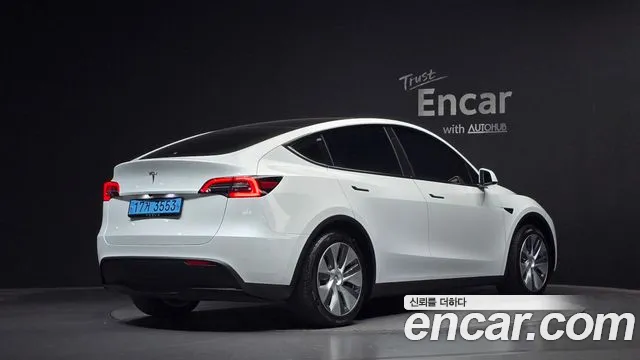 Tesla Model Y — Фото автомобиля 2