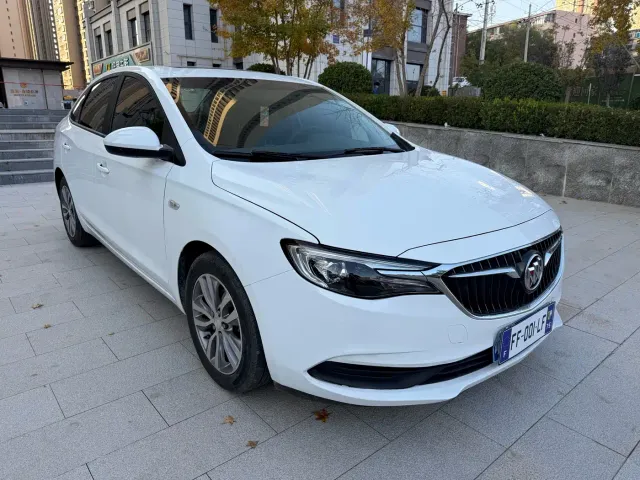 Buick Excelle — Фото автомобиля 3