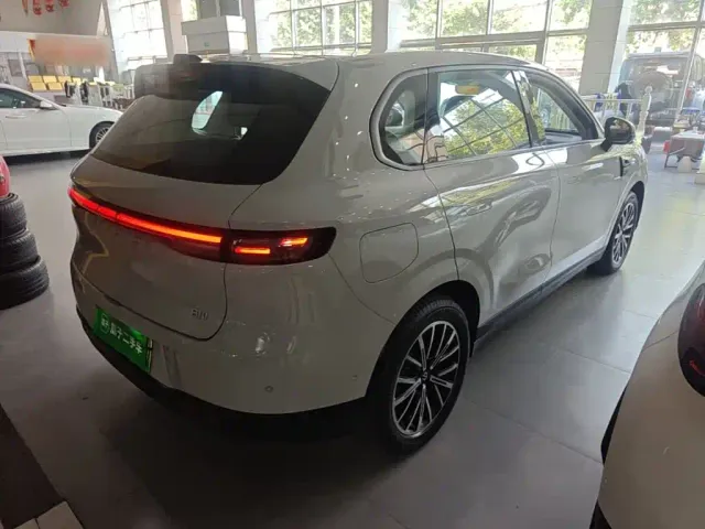 Leapmotor B10 — Фото автомобиля 6
