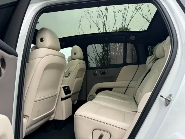 Li Auto i6 — Фото автомобиля 11